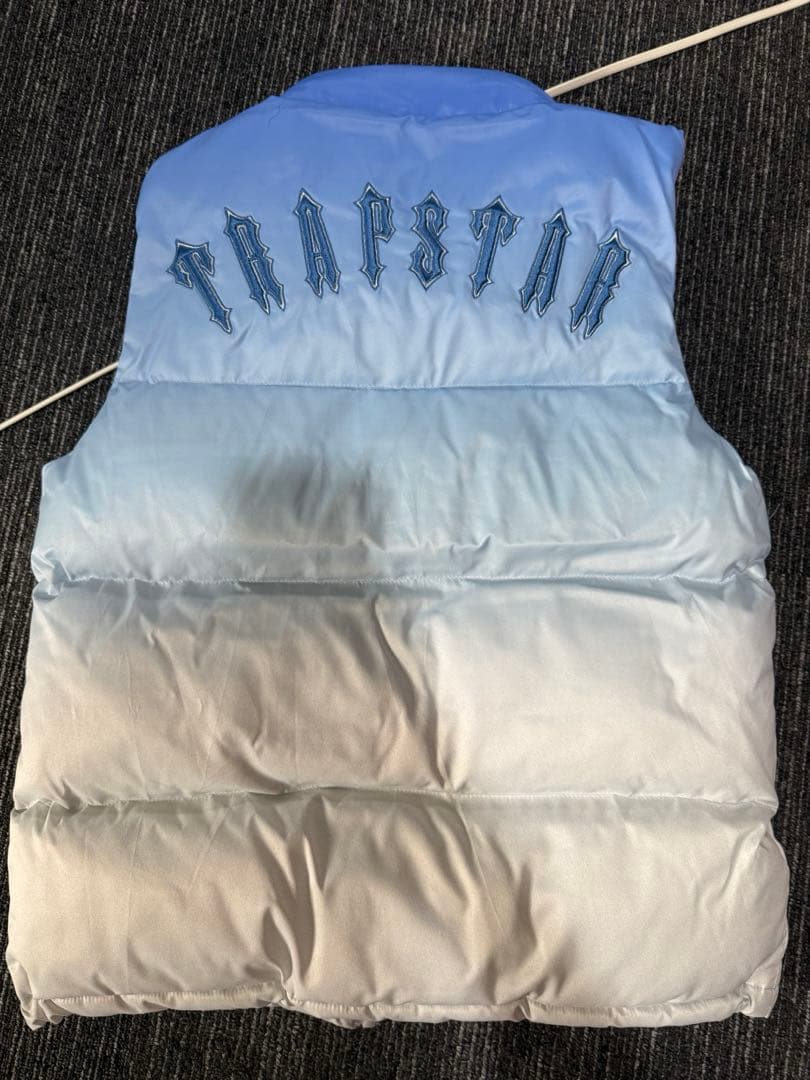 トラップスターダウンベスト