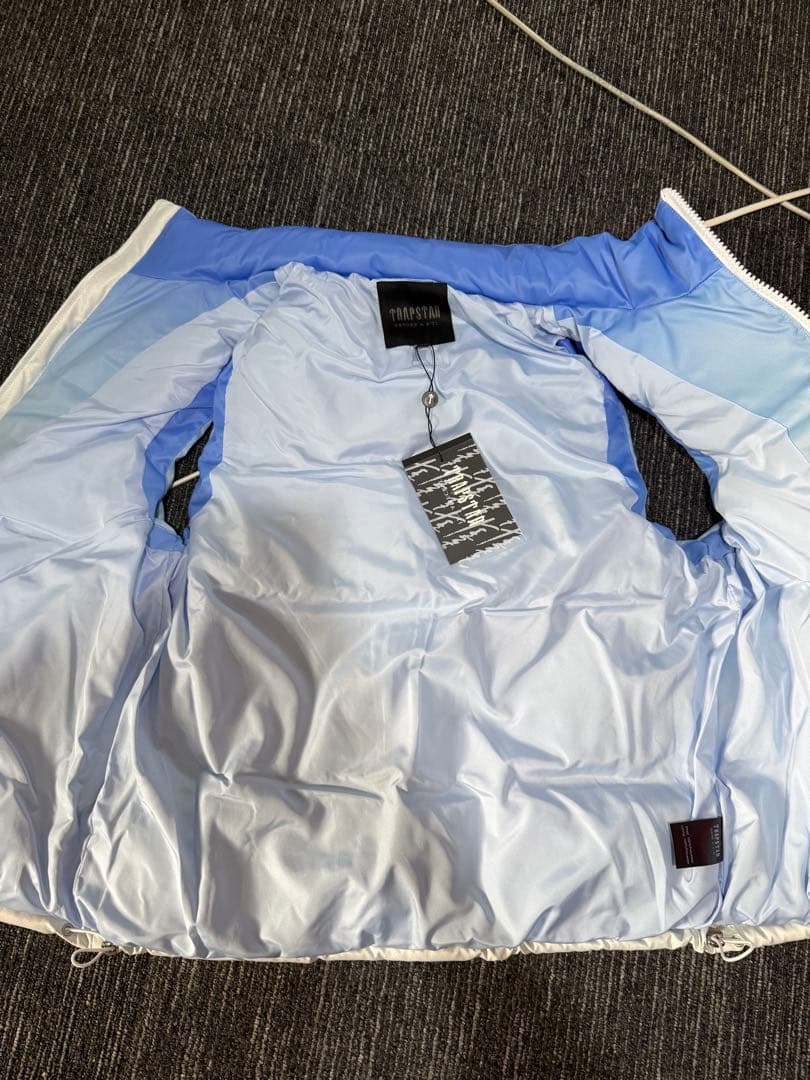 トラップスターダウンベスト