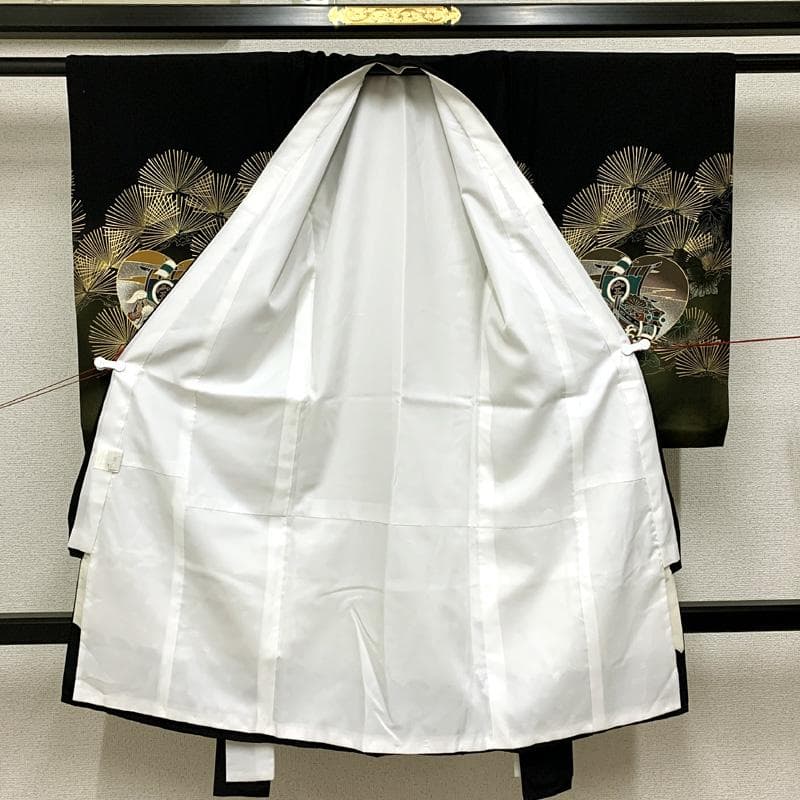 502ay53□お宮参り 男児 祝い着 着物 長襦袢付 金彩 龍に兜 松 黒□