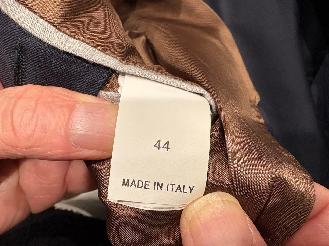 ブルネロクチネリスーツ　サイズ44