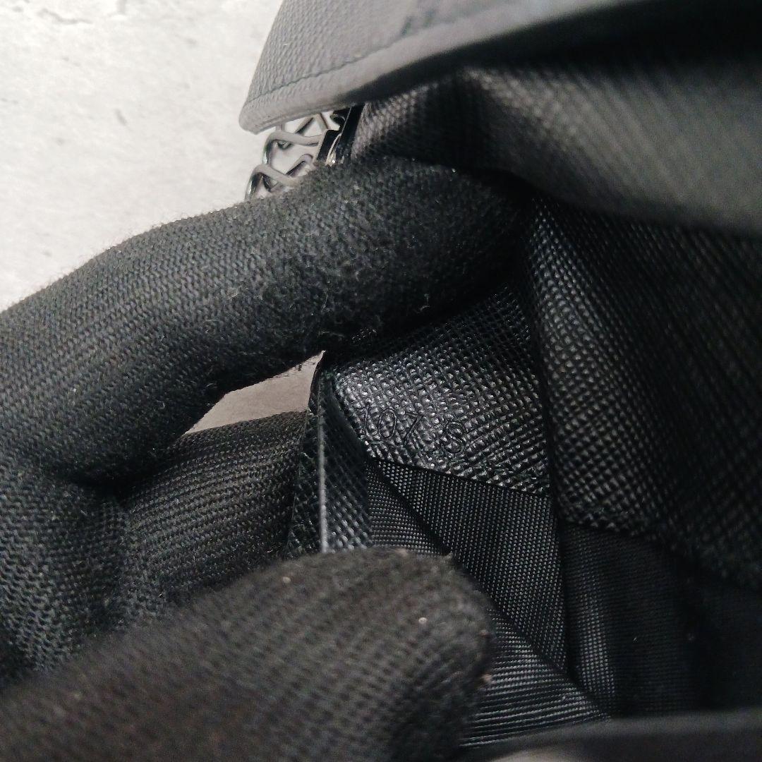 極美品✨ プラダ サフィアーノ レザー キーケース 6連 ダブルホック ブラック