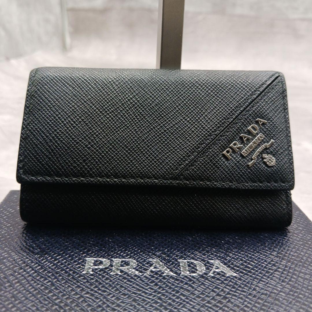 極美品✨ プラダ サフィアーノ レザー キーケース 6連 ダブルホック ブラック