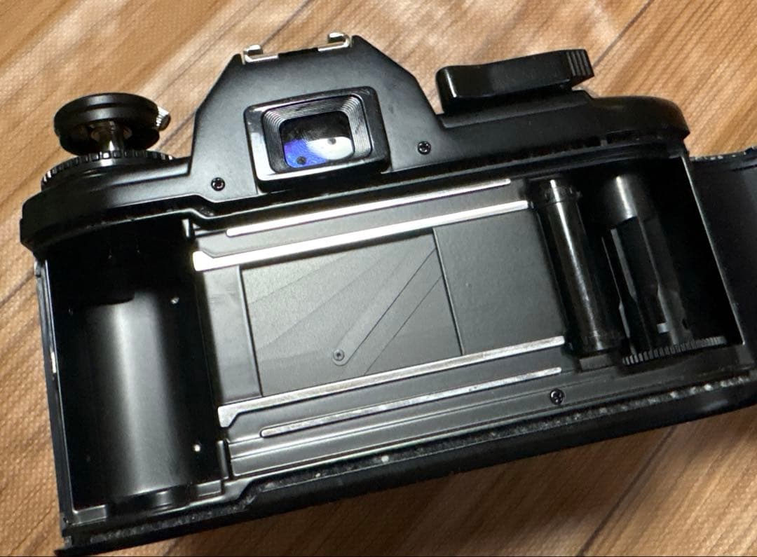 【中古】Nikon EM + 50mm F1.4 レンズ付き 動作品