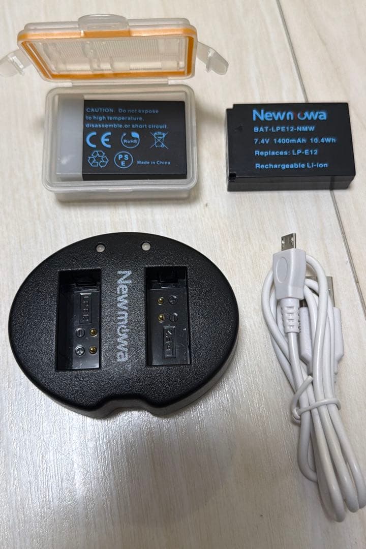 【純正レンズ3本セット】Canon EOS KissM ミラーレス一眼　ホワイト