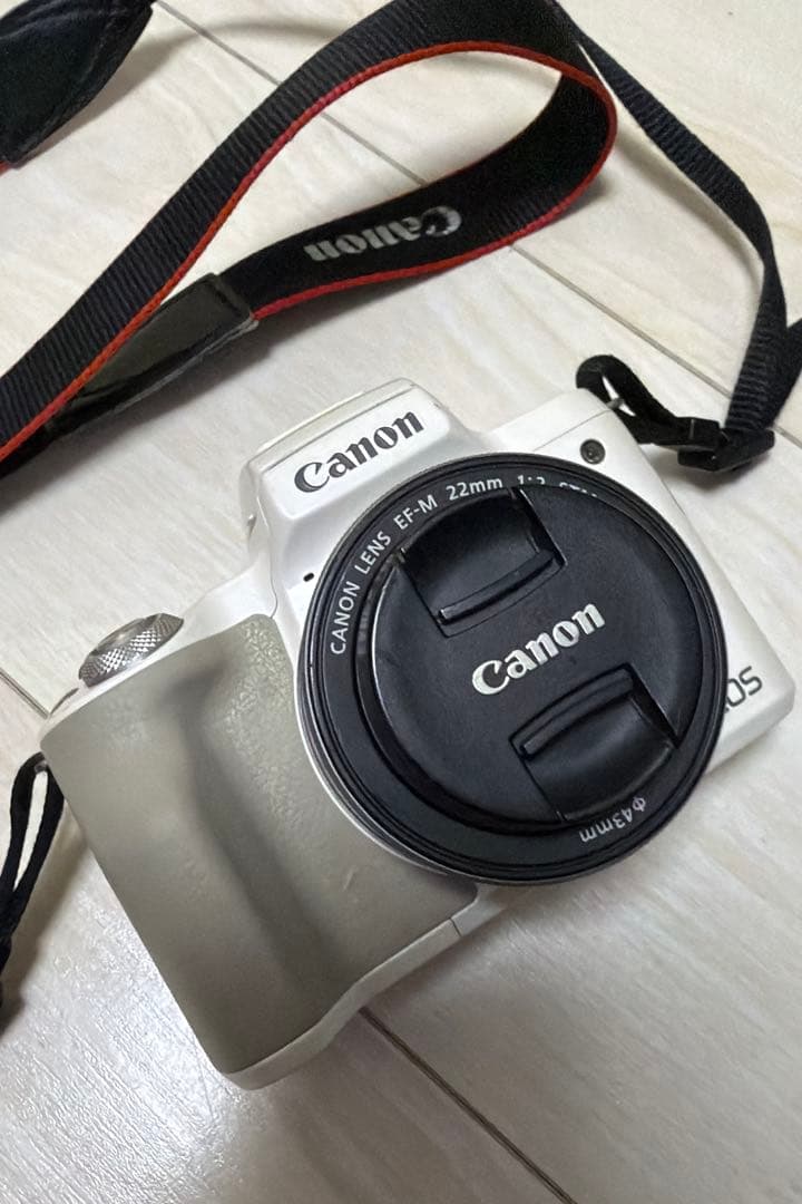 【純正レンズ3本セット】Canon EOS KissM ミラーレス一眼　ホワイト