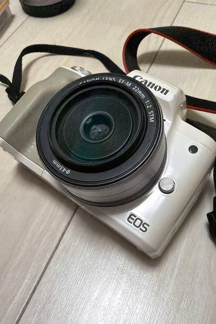 【純正レンズ3本セット】Canon EOS KissM ミラーレス一眼　ホワイト