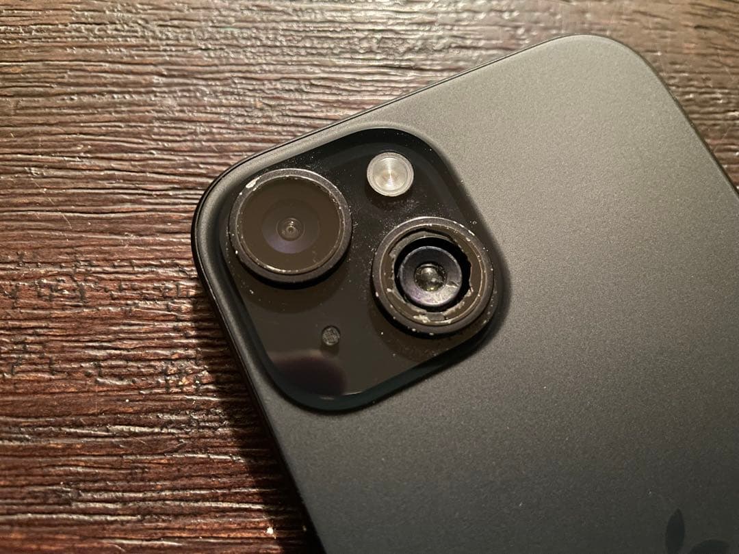 iPhone15 128GB ブラック SIMフリー レンズ割れ 箱付き 初期化