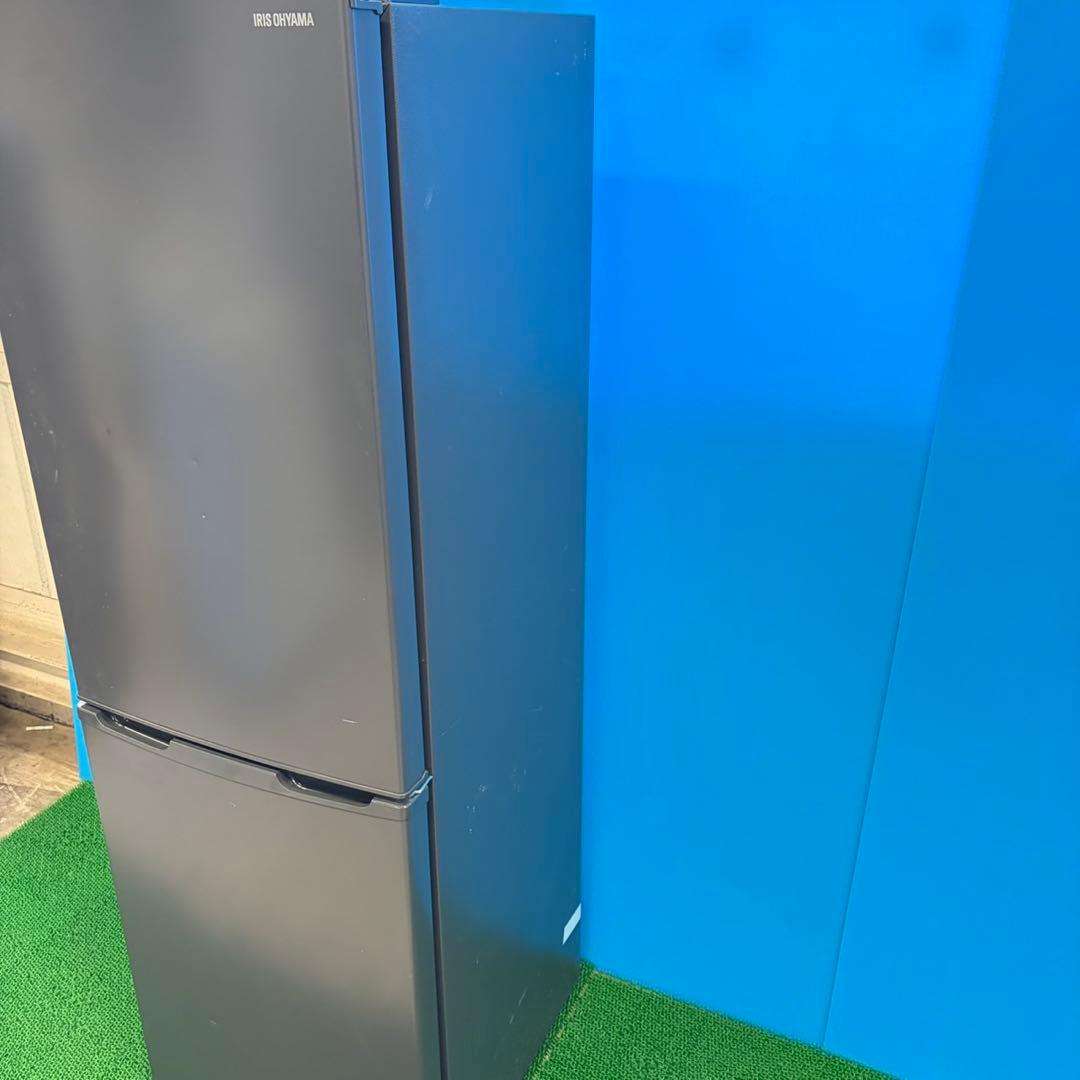 709 2023年　冷蔵庫　200L弱　スリムデザイン　小型　一人暮らし　洗濯機