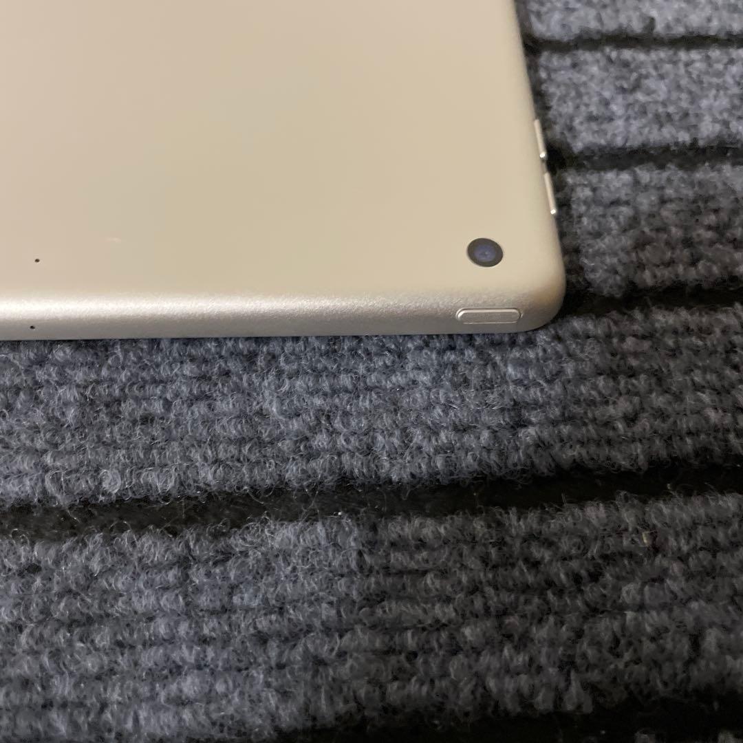 73【早い者勝ち】 iPad 7世代 32GB Wi-Fi シルバー
