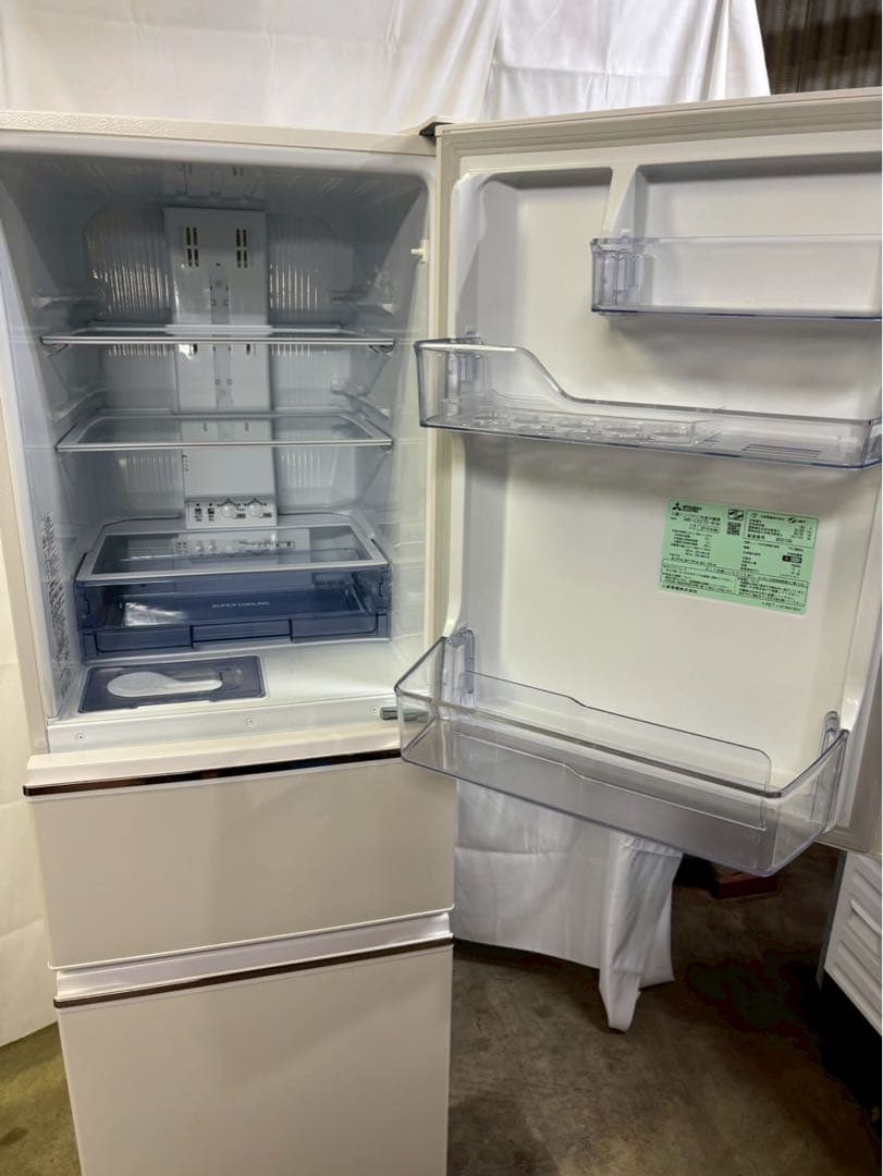 三菱電機 3ドア冷蔵庫 MR-CX27D-W 2019年製 272L