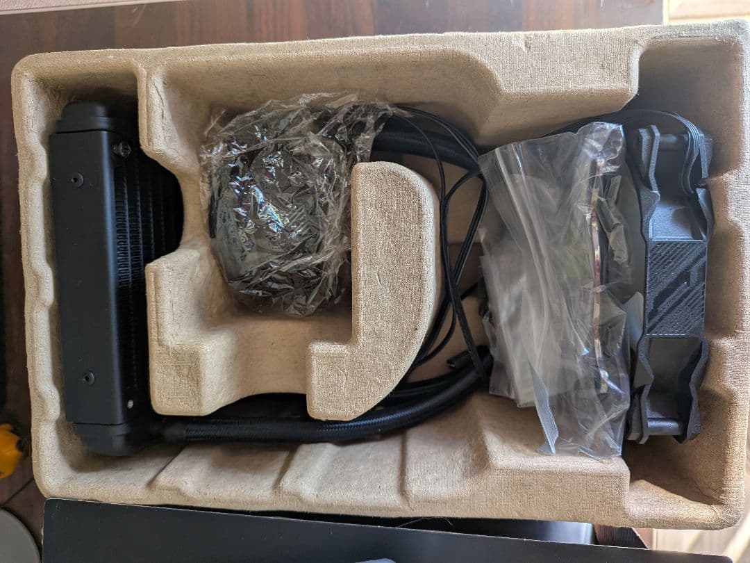 ASUS TUF Gaming LC 120 ARGB 液体CPUクーラー