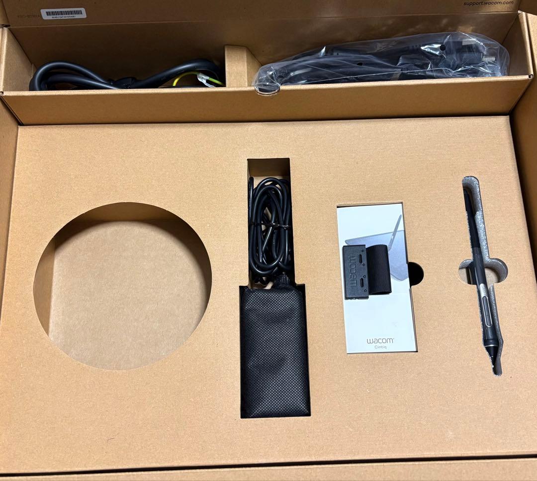 液タブ・ペンタブ Wacom Cintiq 16