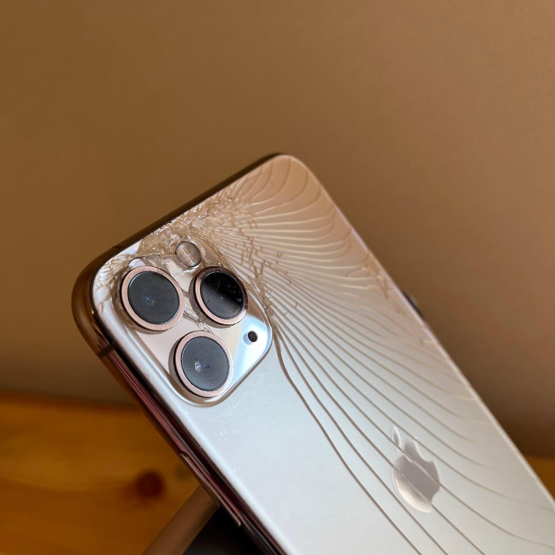 バッテリー100%iPhone11 Pro Max 256GB ゴールド裏面割れ