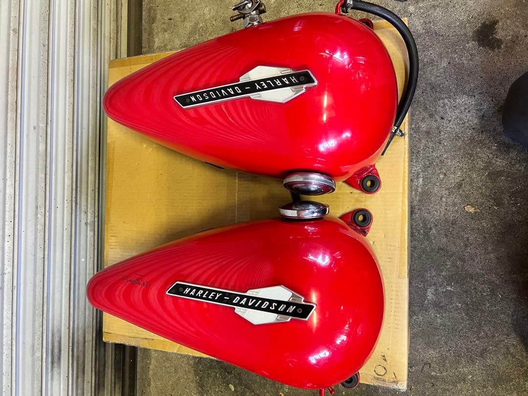 Harley-Davidson 分割タンク