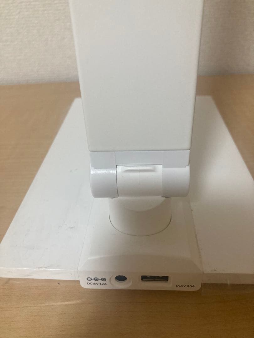 Panasonic LEDデスクライト SQ-LD560-W