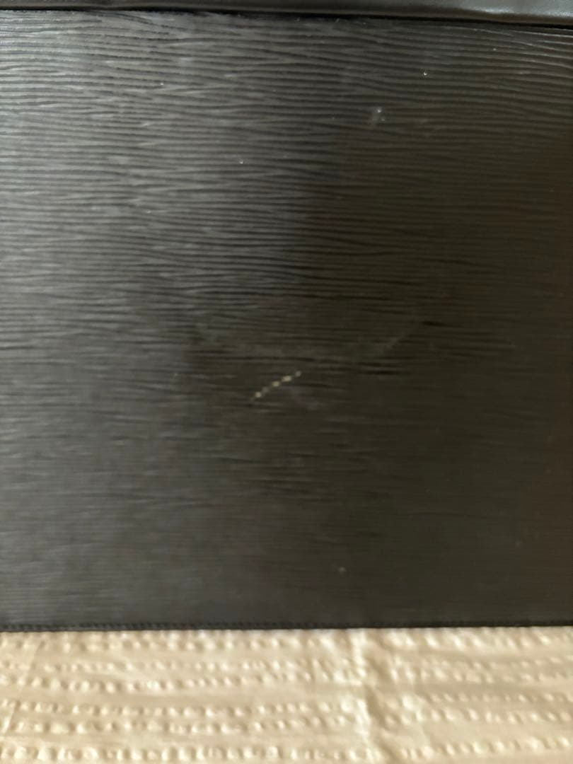 Louis Vuitton エピレザー ブラック ビジネスバッグ