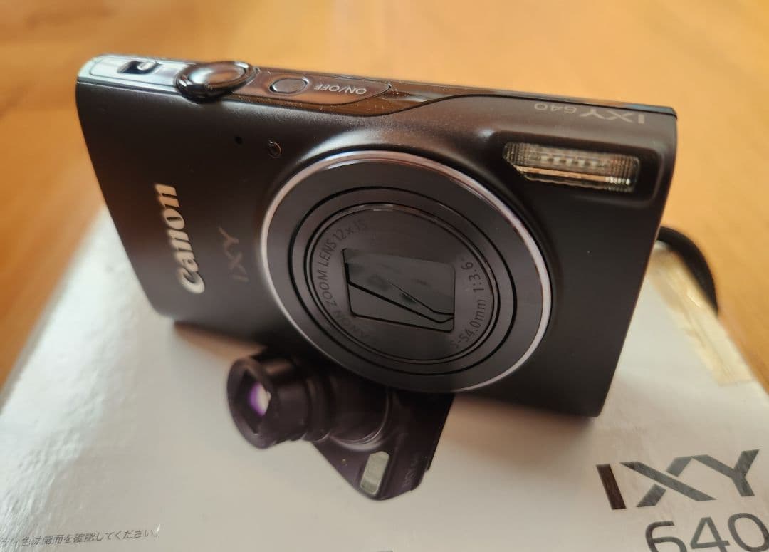 Canon IXY640 ブラック デジカメ バッテリー、Disk16GB付き