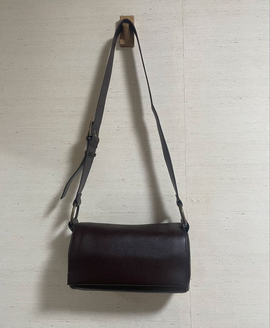 【新品未使用】BEARDSLEY ビアズリー レザーボディバッグ　ブラウン