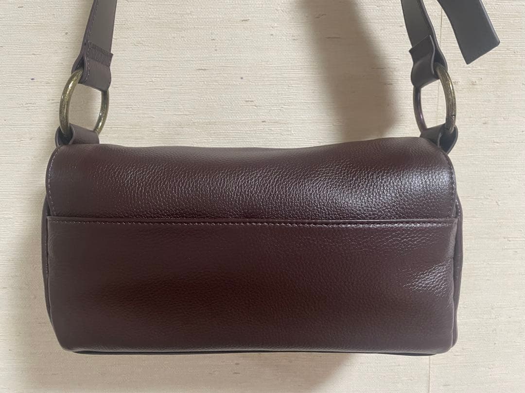 【新品未使用】BEARDSLEY ビアズリー レザーボディバッグ　ブラウン