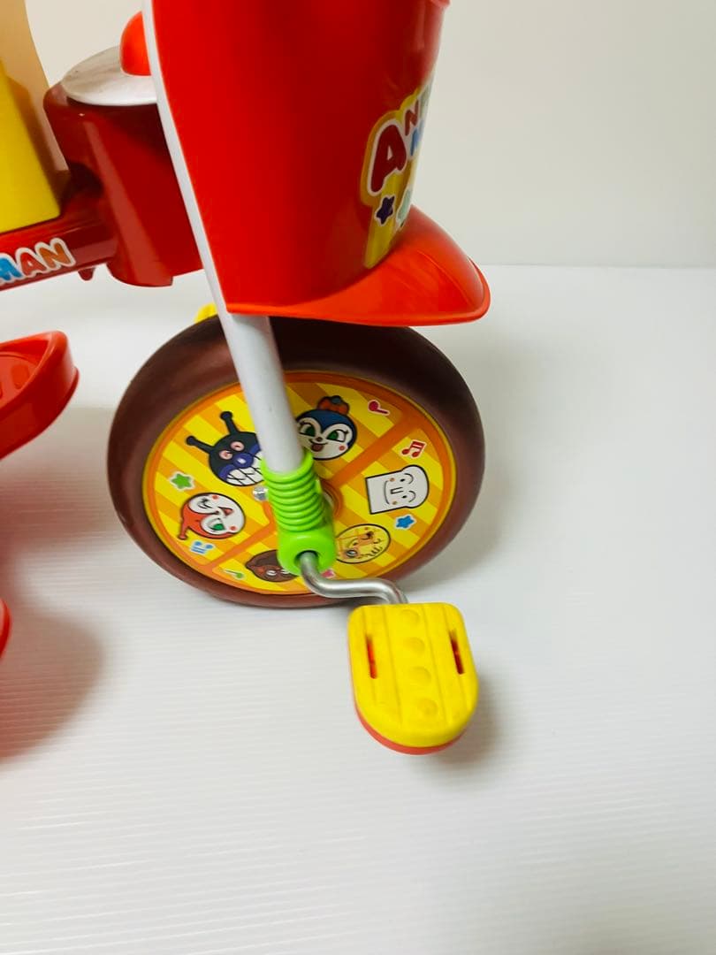 おでかけ三輪車 わくわくアンパンマンごう ピースII レッド