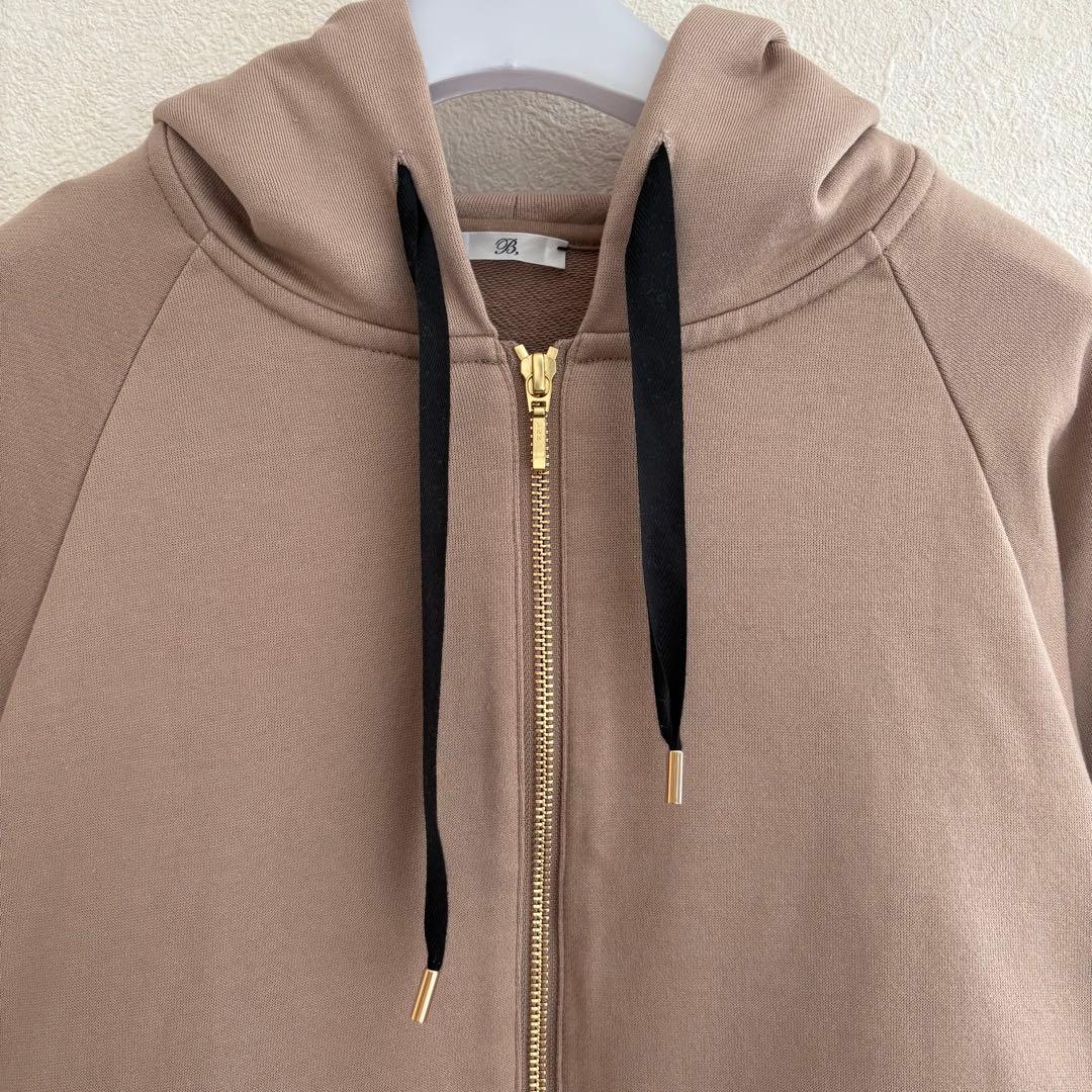 試着のみ　　BEIGE. ベイジ　　アウター　パーカー