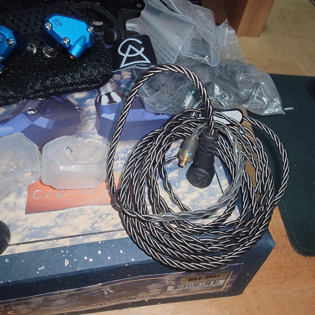 Campfire Audio Q4 C/2019 Q4 (3BAイヤホン)