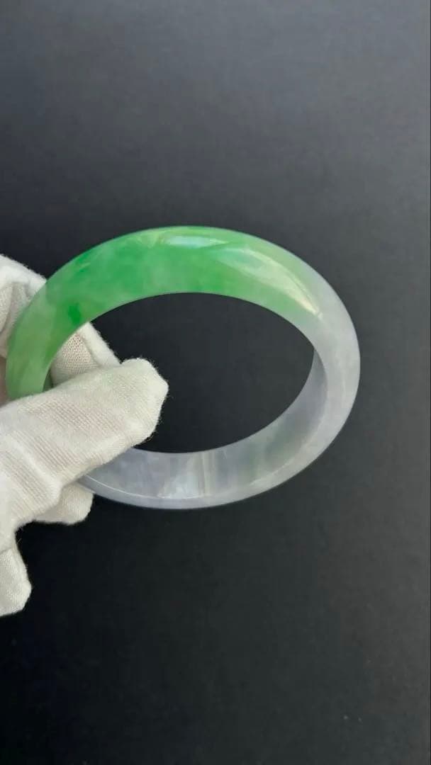 お値下げ【鑑定書付】翡翠バングル　天然翡翠　ミャンマー産　59mm