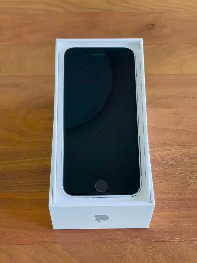 Apple iPhone SE (第2世代) ホワイト　128GB