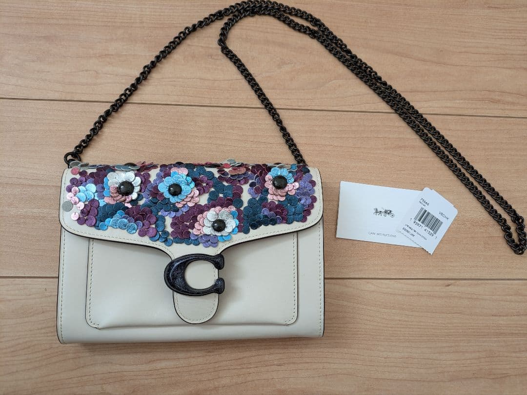 【希少・美品】COACHフラワーモチーフクラッチバッグ