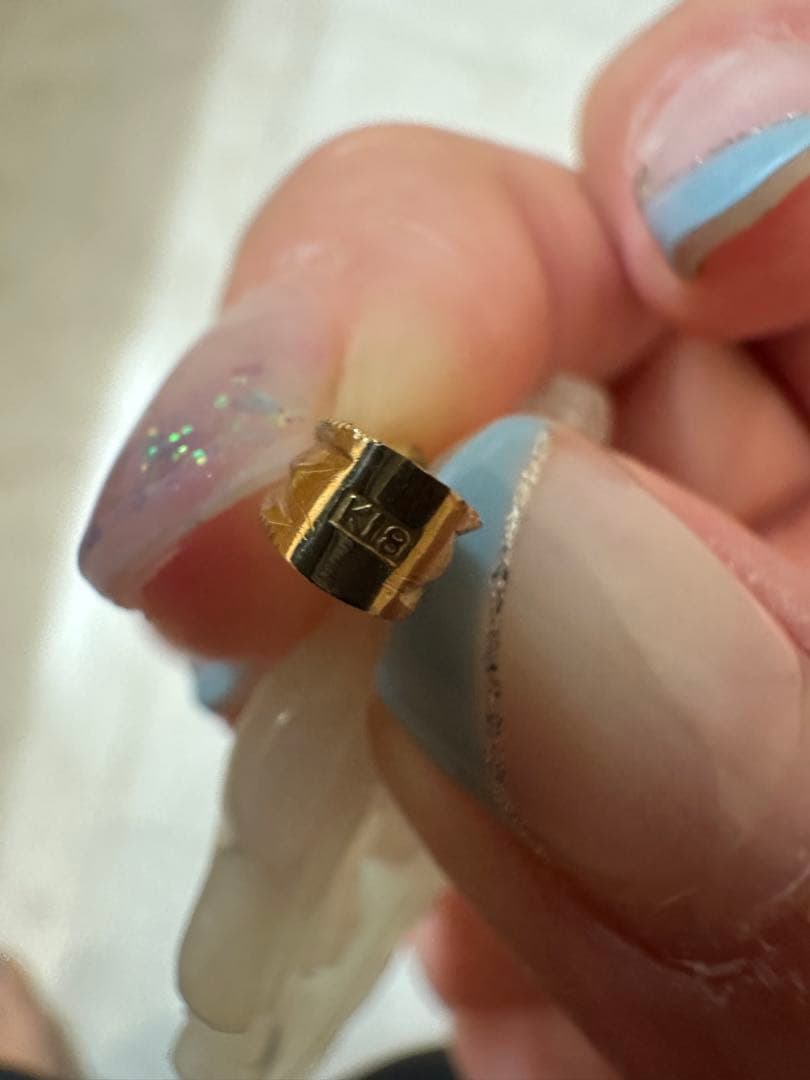 白翡翠　彫刻　ペンダントトップ　k18