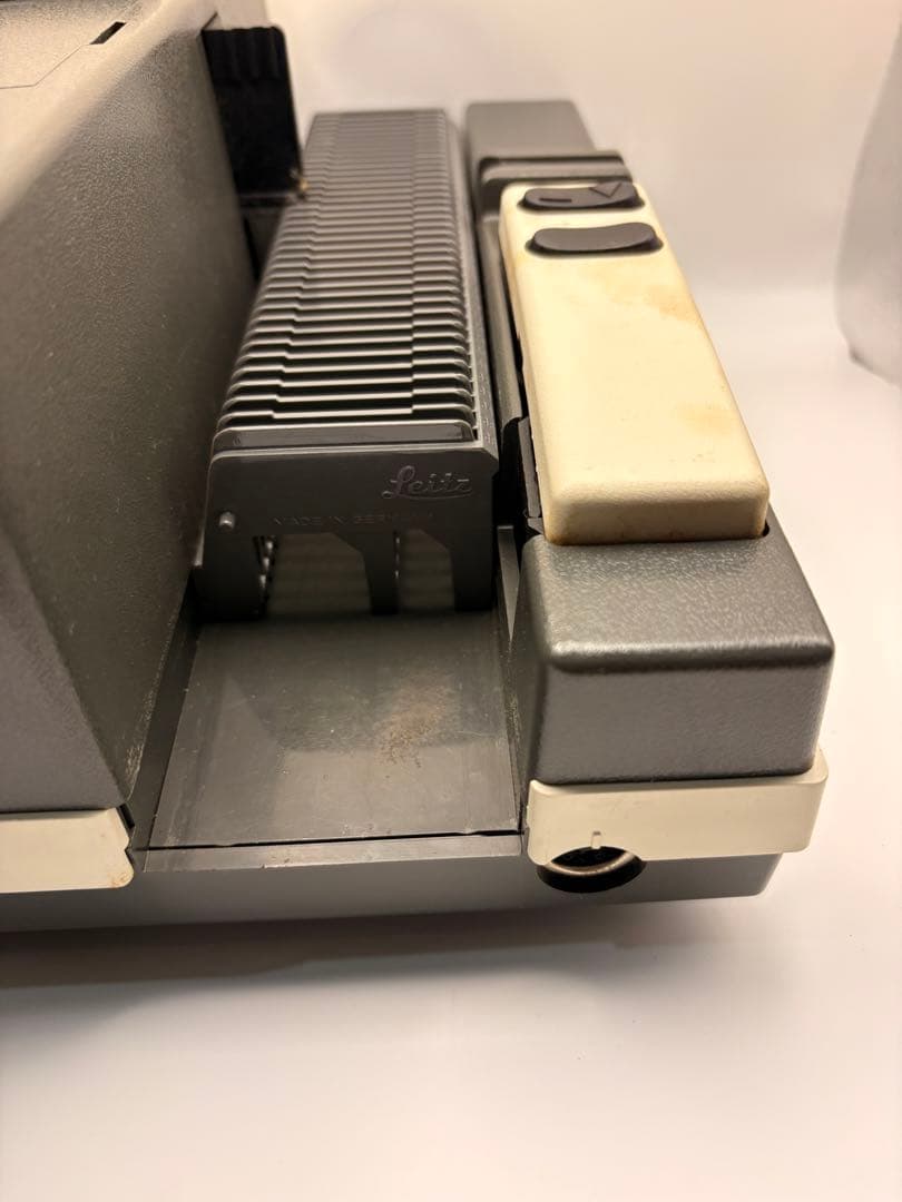 Leitz PRADOVIT R 150 プロジェクター本体