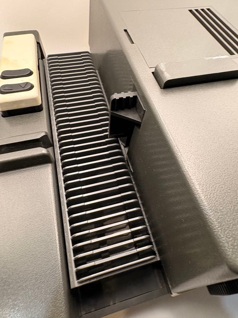 Leitz PRADOVIT R 150 プロジェクター本体