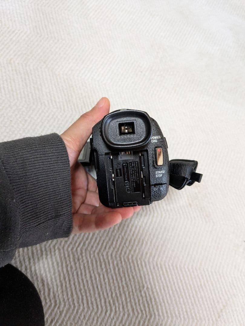 SONY　FDR-AX60　ビデオカメラ　4K　3脚付き