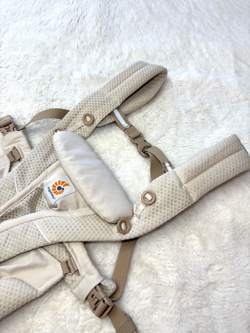 極美品【エルゴベビー】 オムニブリーズ ／ナチュラルベージュ