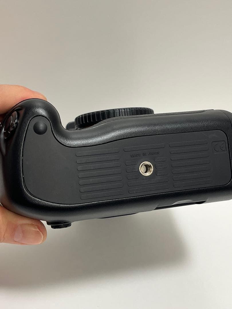 Nikon F5＋ズームレンズ＋純正フォーカシングスクリーン＋純正ケース