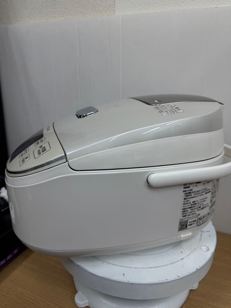 HITACHI 圧力IH炊飯器 RZ-BV100M（2018年製）