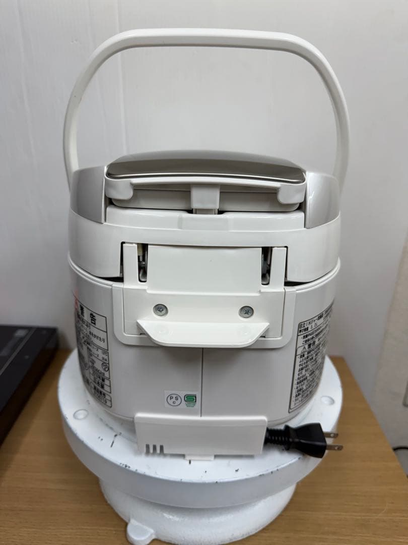 HITACHI 圧力IH炊飯器 RZ-BV100M（2018年製）