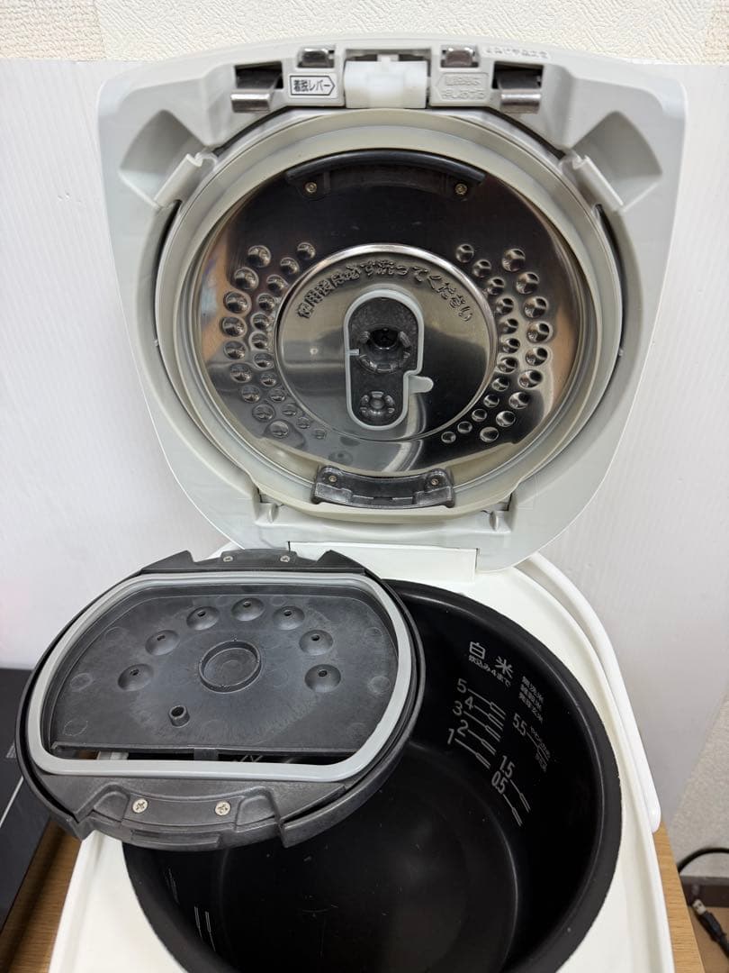 HITACHI 圧力IH炊飯器 RZ-BV100M（2018年製）