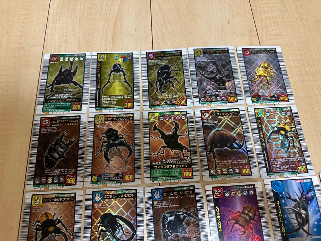 【値下げ中】引退品 ムシキング 66枚セット ファイル付き