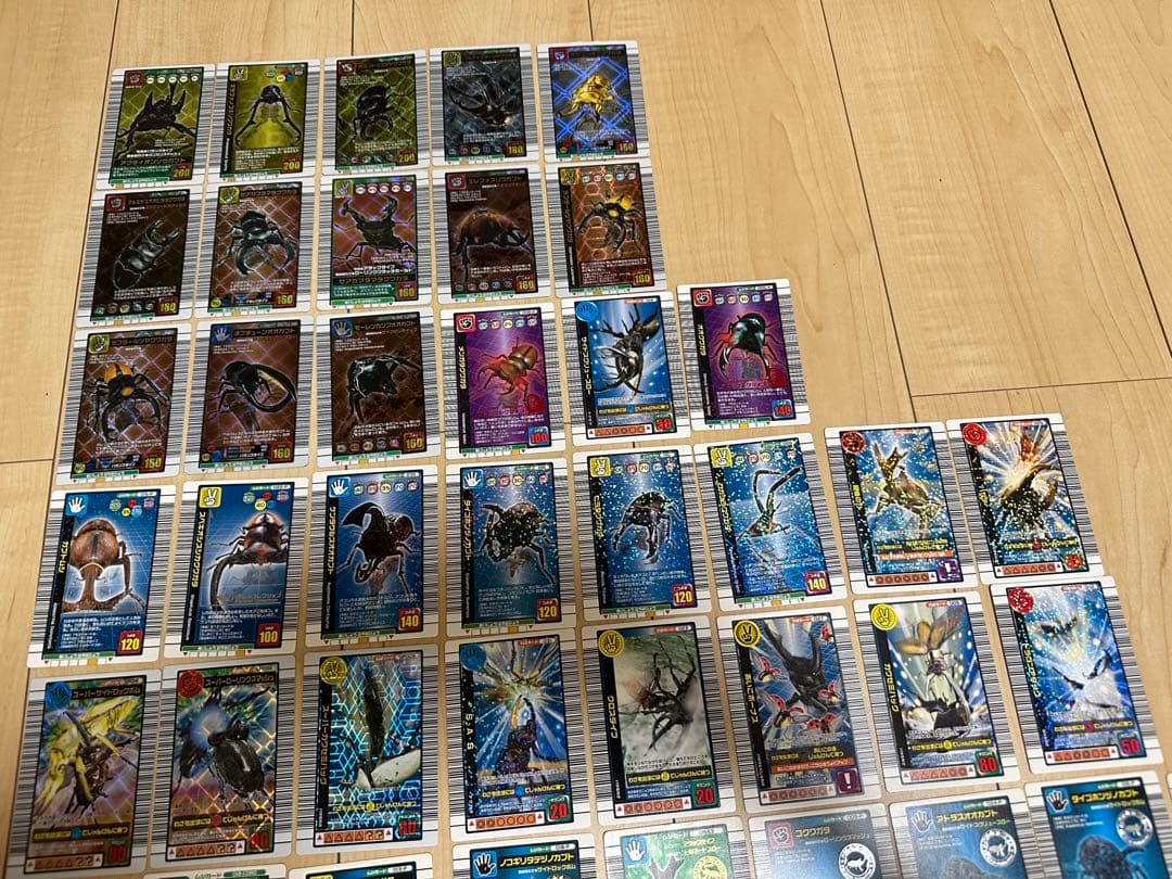 【値下げ中】引退品 ムシキング 66枚セット ファイル付き