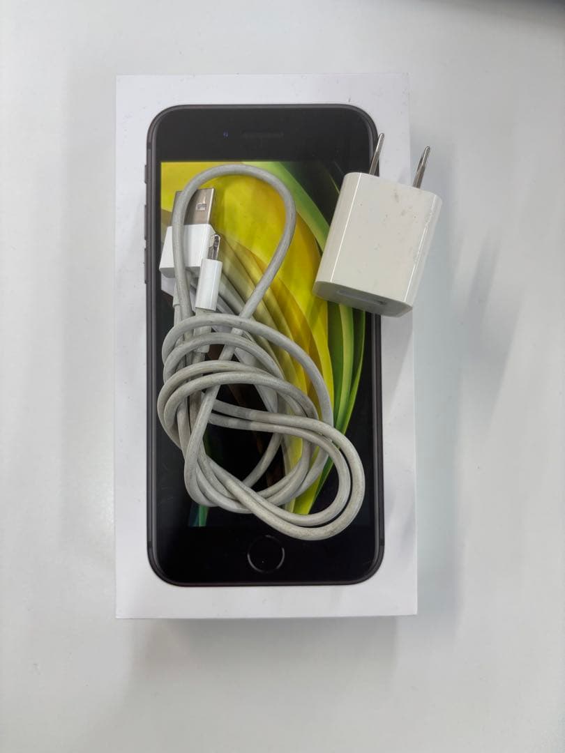 iPhone SE ブラック　128GB