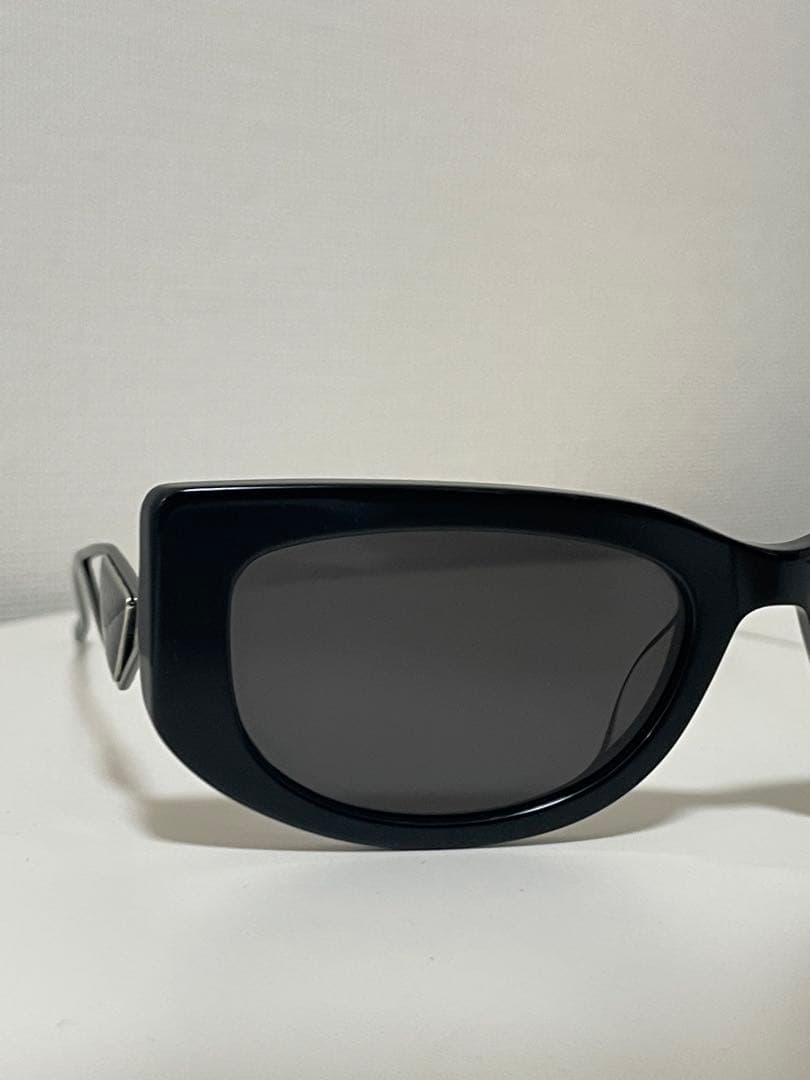 PRADA SPR14Y サングラス 三角ロゴ