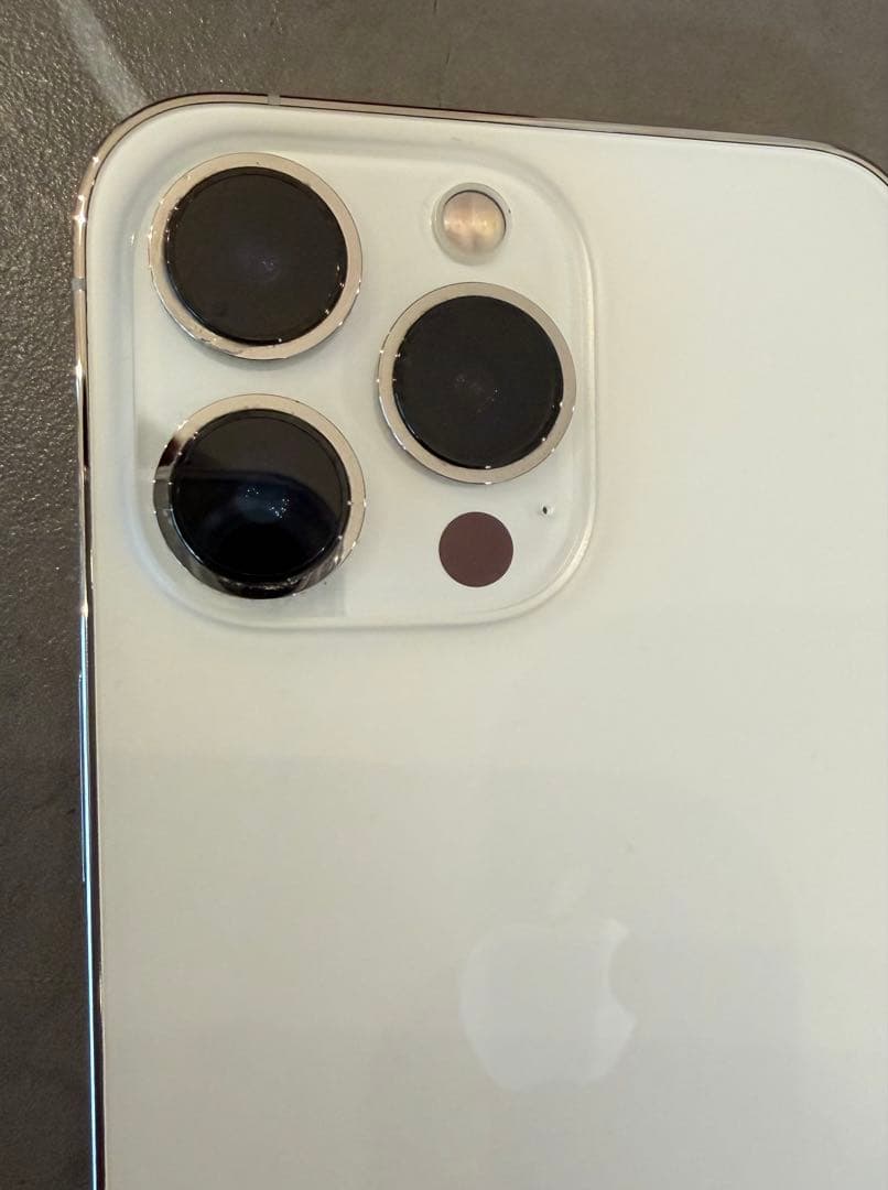 Apple iPhone 13proホワイト