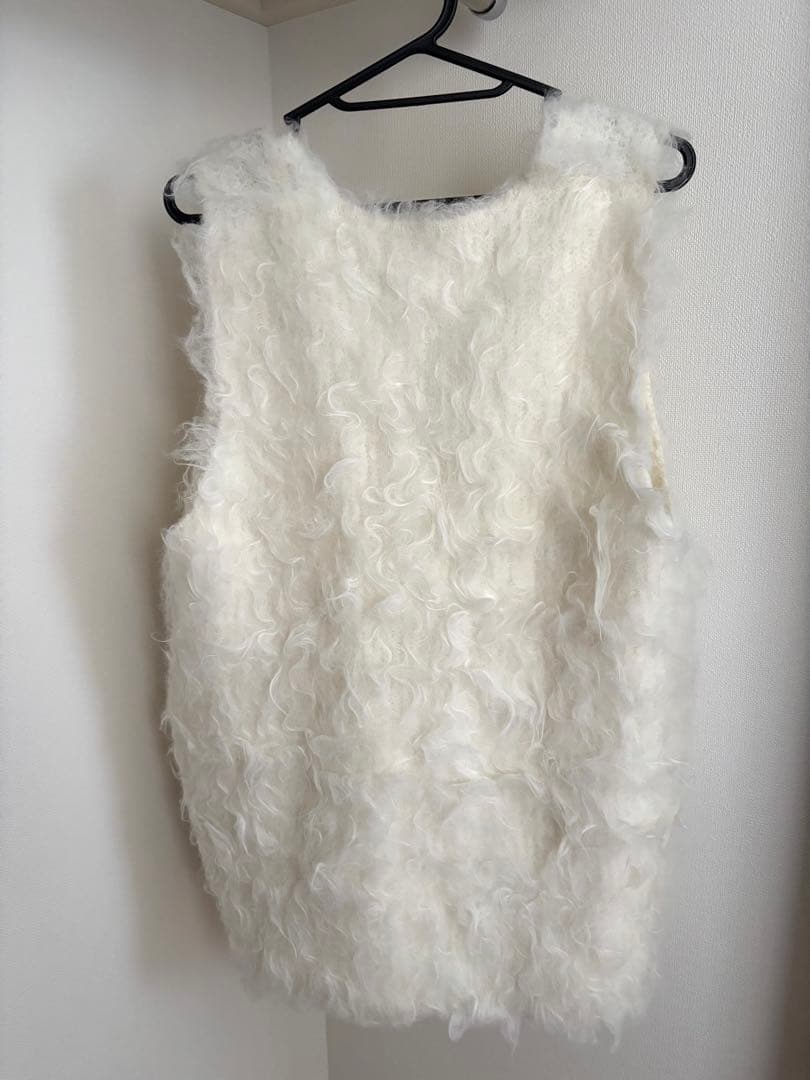 pois ニットベスト　ホワイト