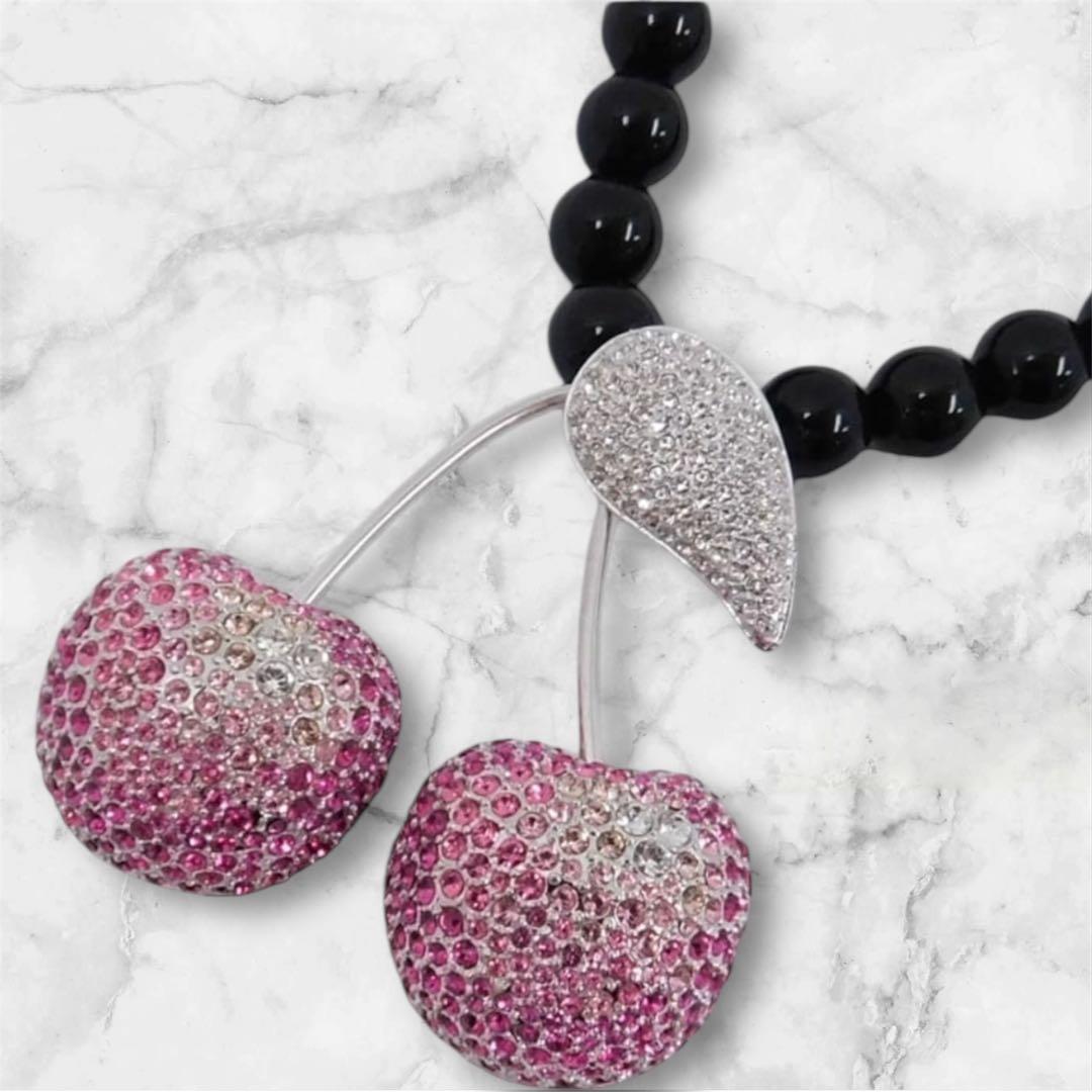 SWAROVSKI さくらんぼ　チェリー　ネックレス スワロフスキー　クリスタル