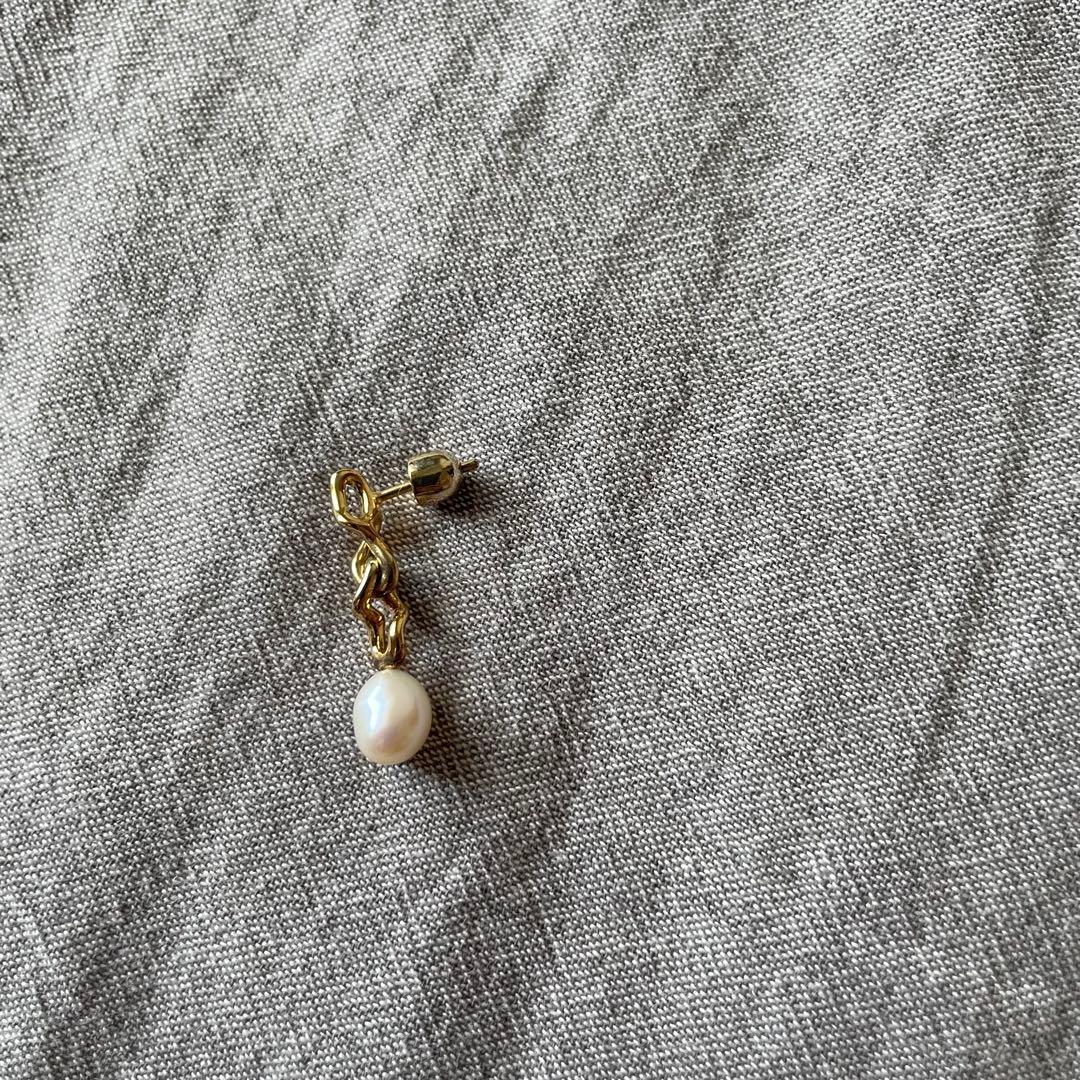 【刻印有】MARIA BLACK Orion 淡水パール付き片耳ピアス　ゴールド