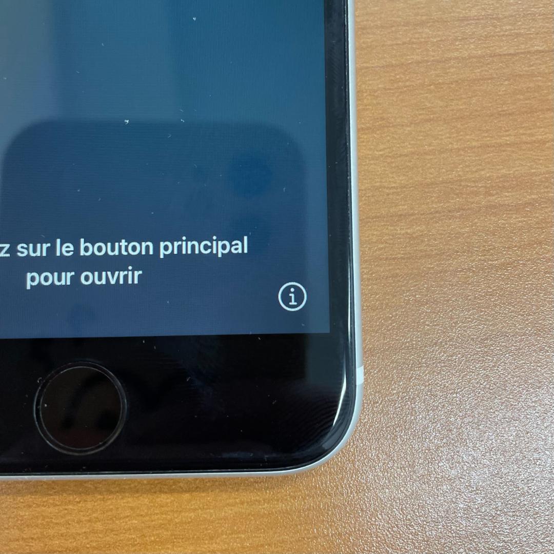 H*o様 動作確認済み iPhone SE 第2世代 128GB ID:H756