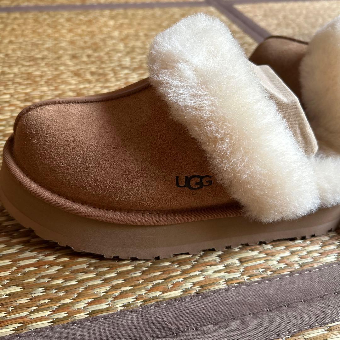 UGG ファーサンダル