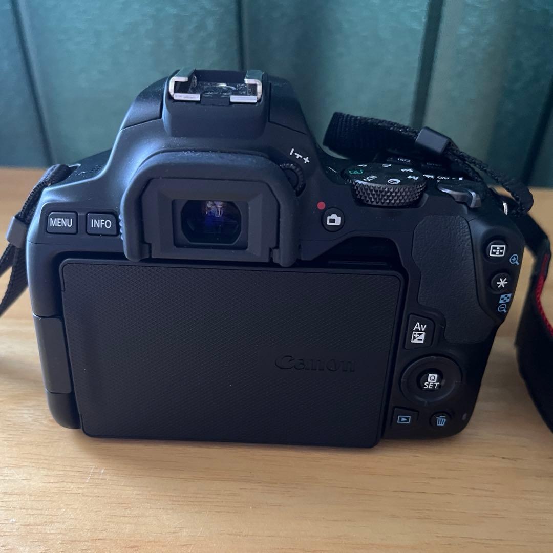 Canon EOS Kiss X10 レンズキット ブラック