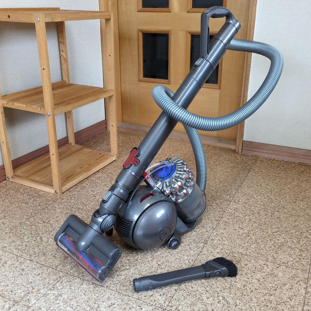 【期間限定お値下中】dyson DC63掃除機　 アタッチメント1個付　取説あり